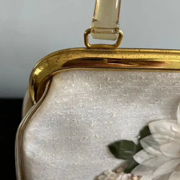 Vintage 50s white floral purse with gold hardware and plastic cover - Picture 7 of 9